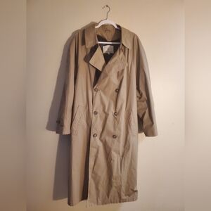 Classic Tan Double-Breasted Men's London Fog Trench Coat Size 42 Reg Lined